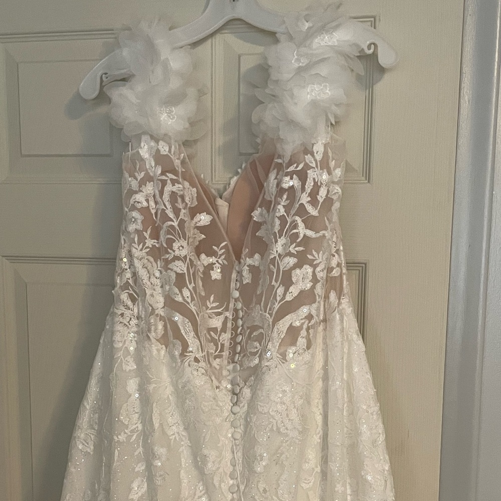 Brand New Three Piece Wedding Dream